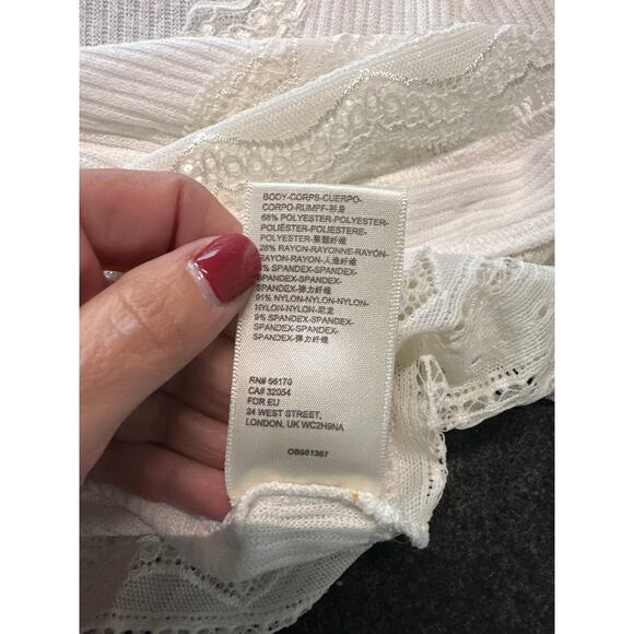 Urban Outfitters Women's Darcy Lace Trim Button-Up Cropped Top, Size XS, EUC - Picture 7 of 8